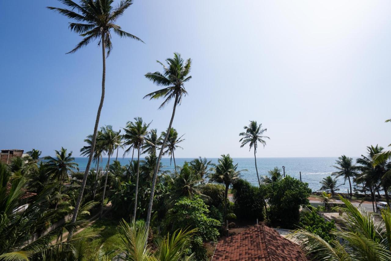 Plantation Surf Inn & Restaurant - Midigama East Eksteriør bilde