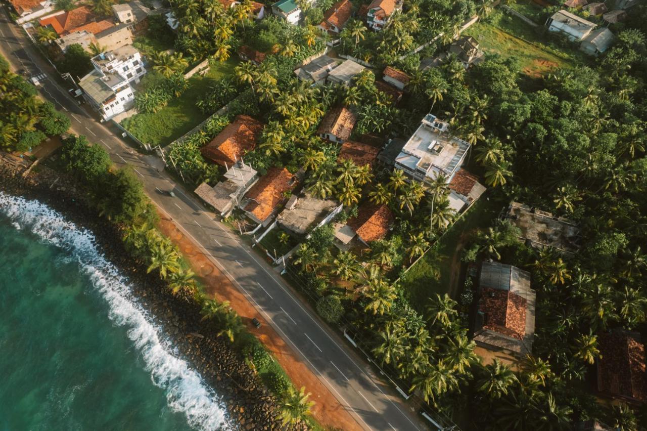 Plantation Surf Inn & Restaurant - Midigama East Eksteriør bilde