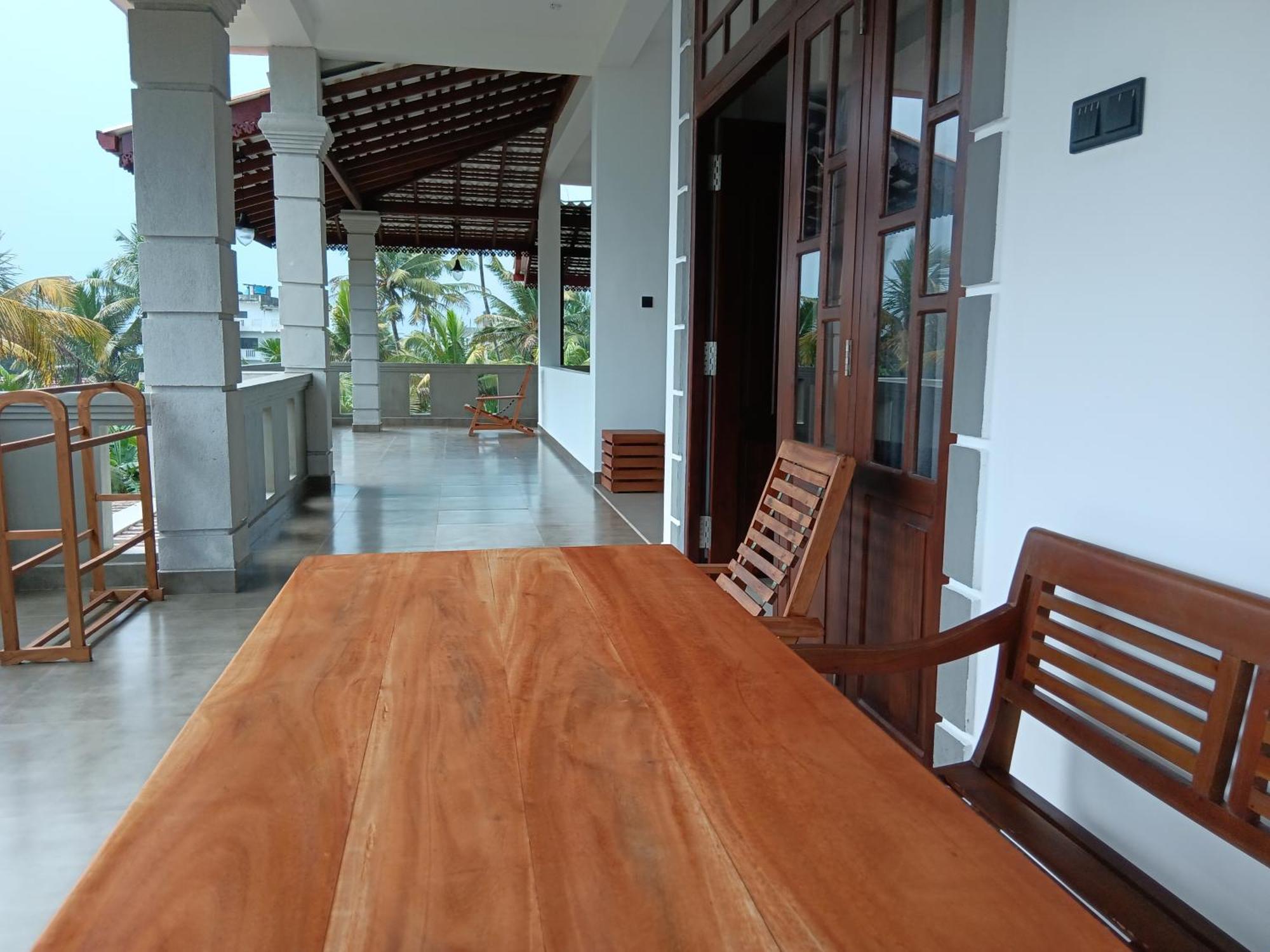 Plantation Surf Inn & Restaurant - Midigama East Eksteriør bilde