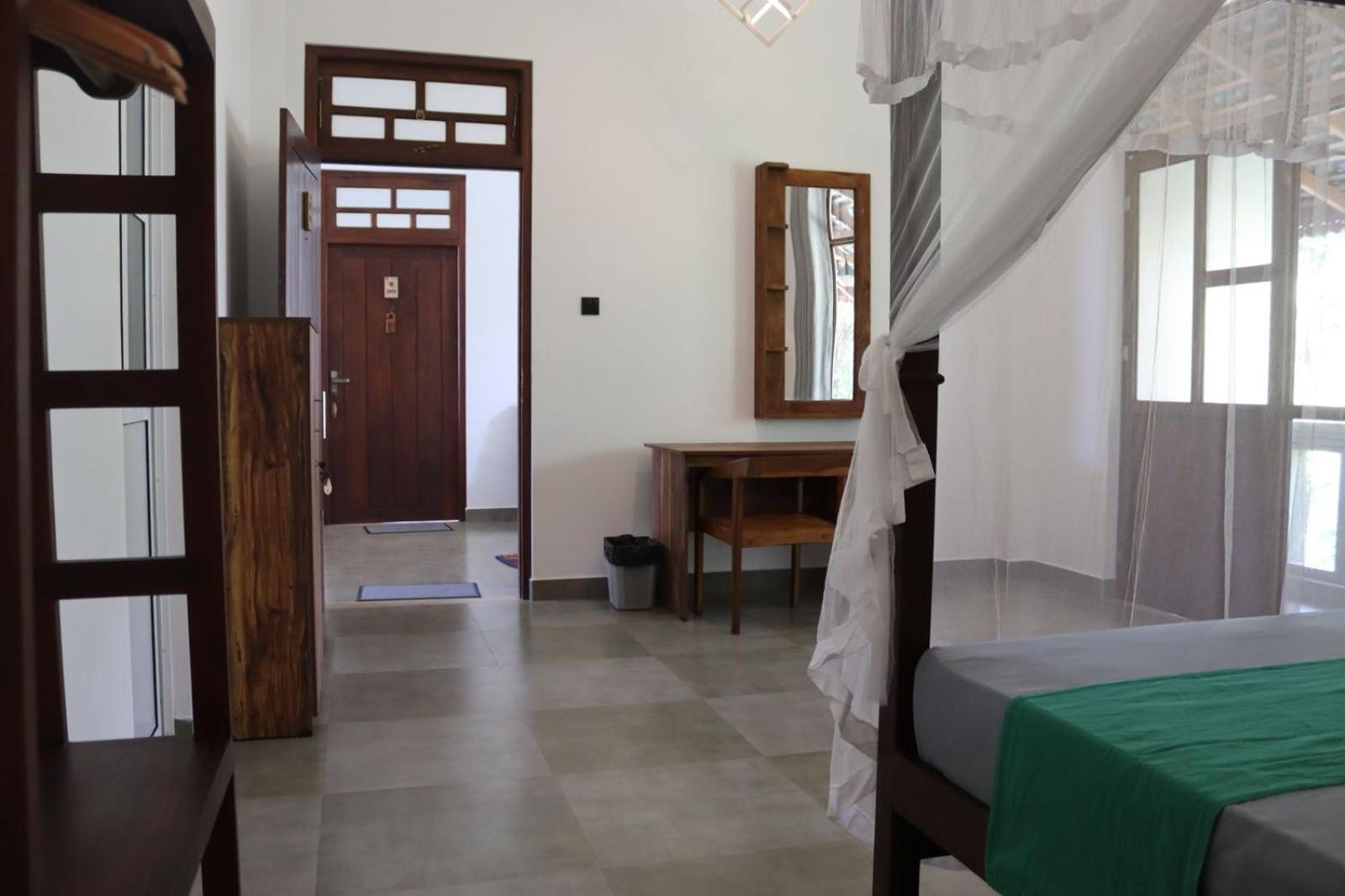 Plantation Surf Inn & Restaurant - Midigama East Rom bilde