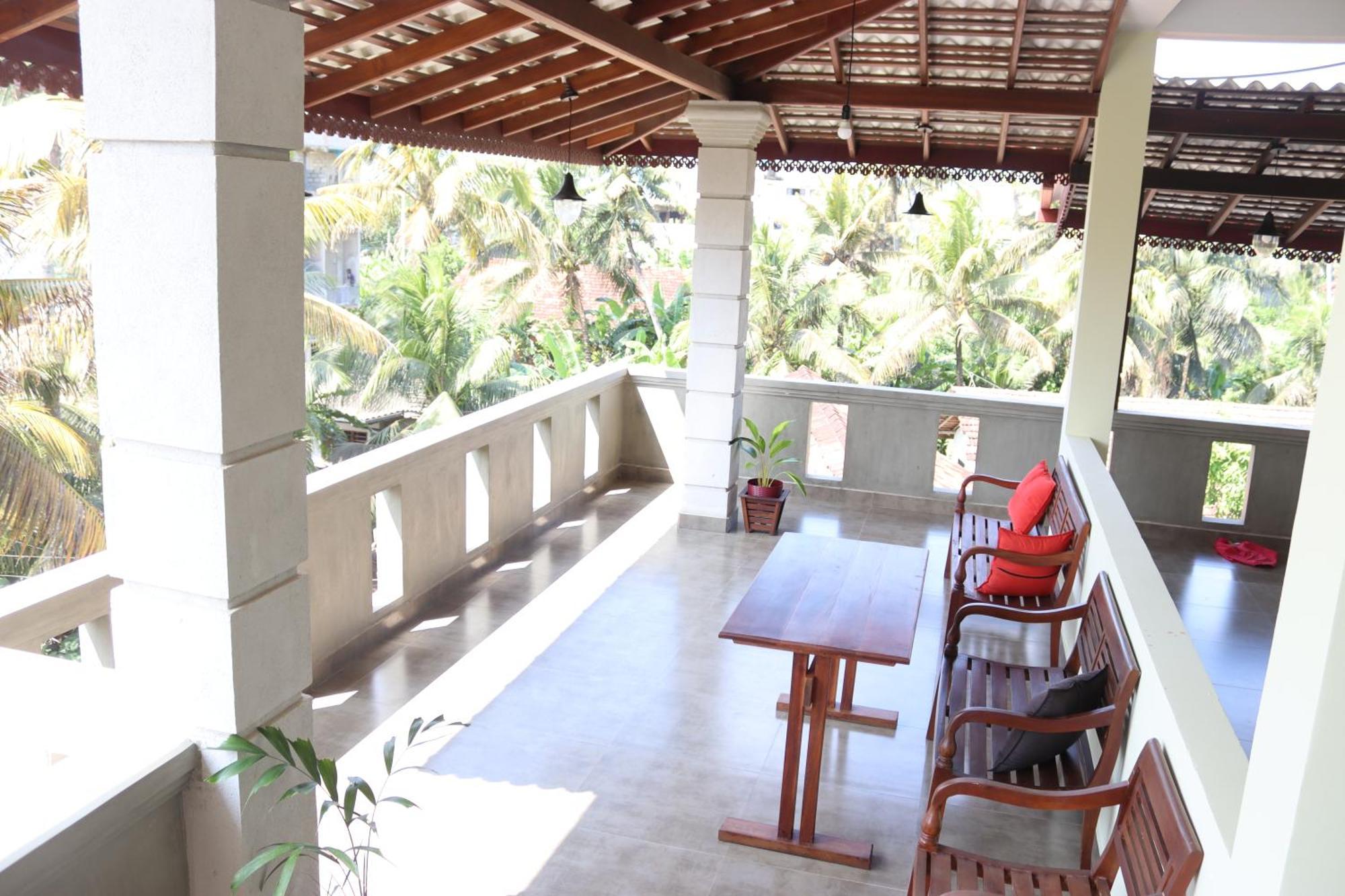 Plantation Surf Inn & Restaurant - Midigama East Eksteriør bilde