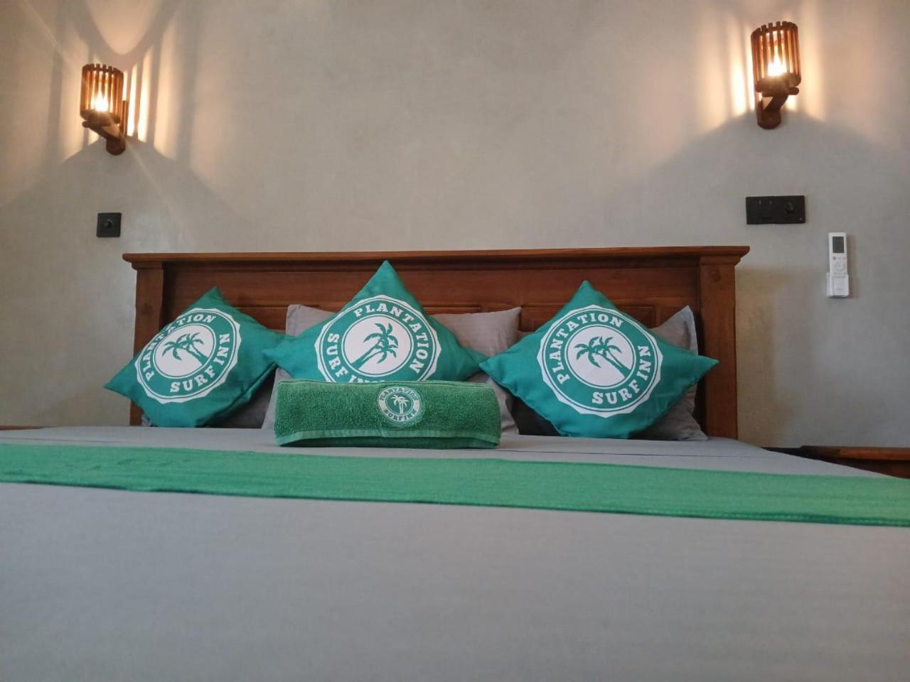 Plantation Surf Inn & Restaurant - Midigama East Eksteriør bilde
